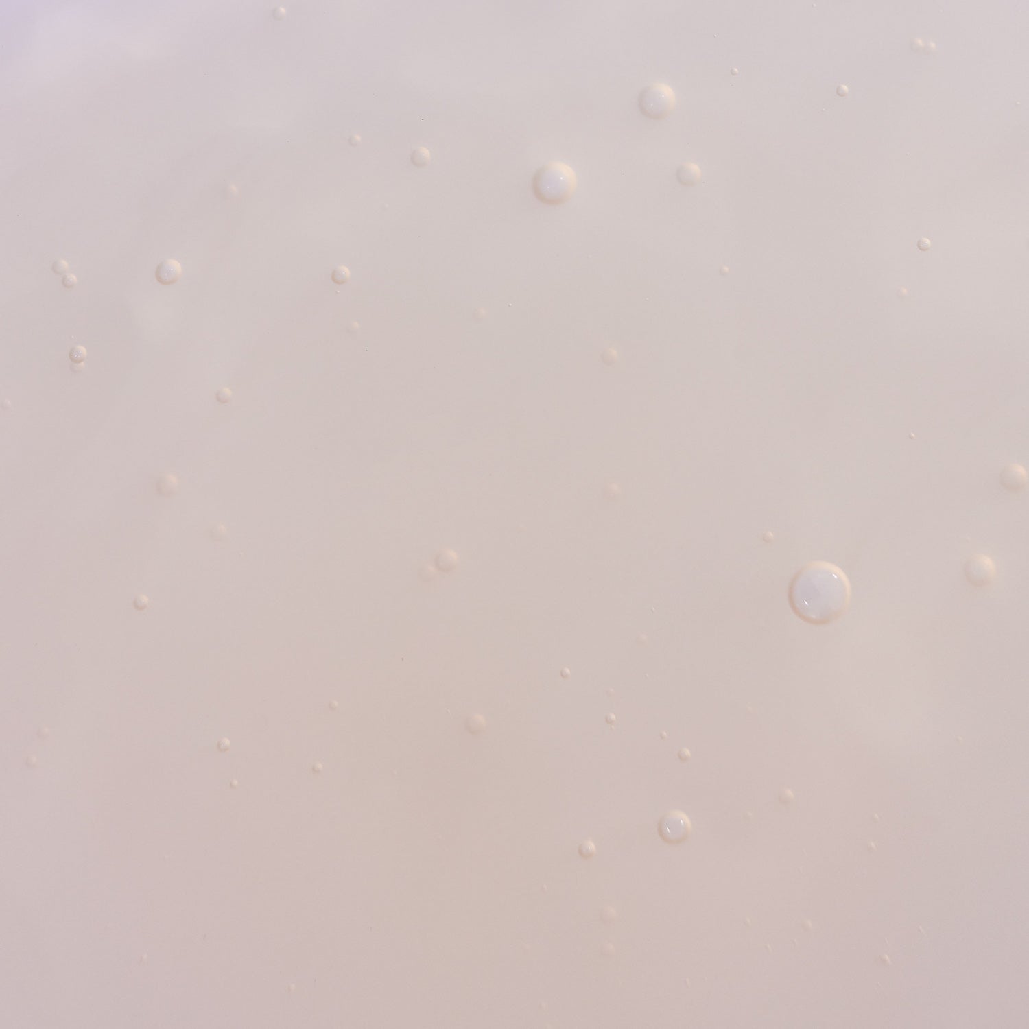 Santaverde Hyaluron Eye Serum – Texturbild des parfumfreien Augenserums mit Aloe Vera und Hyaluronsäure zur intensiven Feuchtigkeitspflege und Minderung feiner Linien.