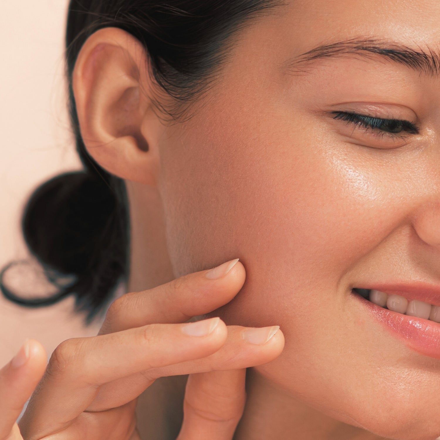 Santaverde Naturkosmetik Angeschnittenes Gesicht einer Frau