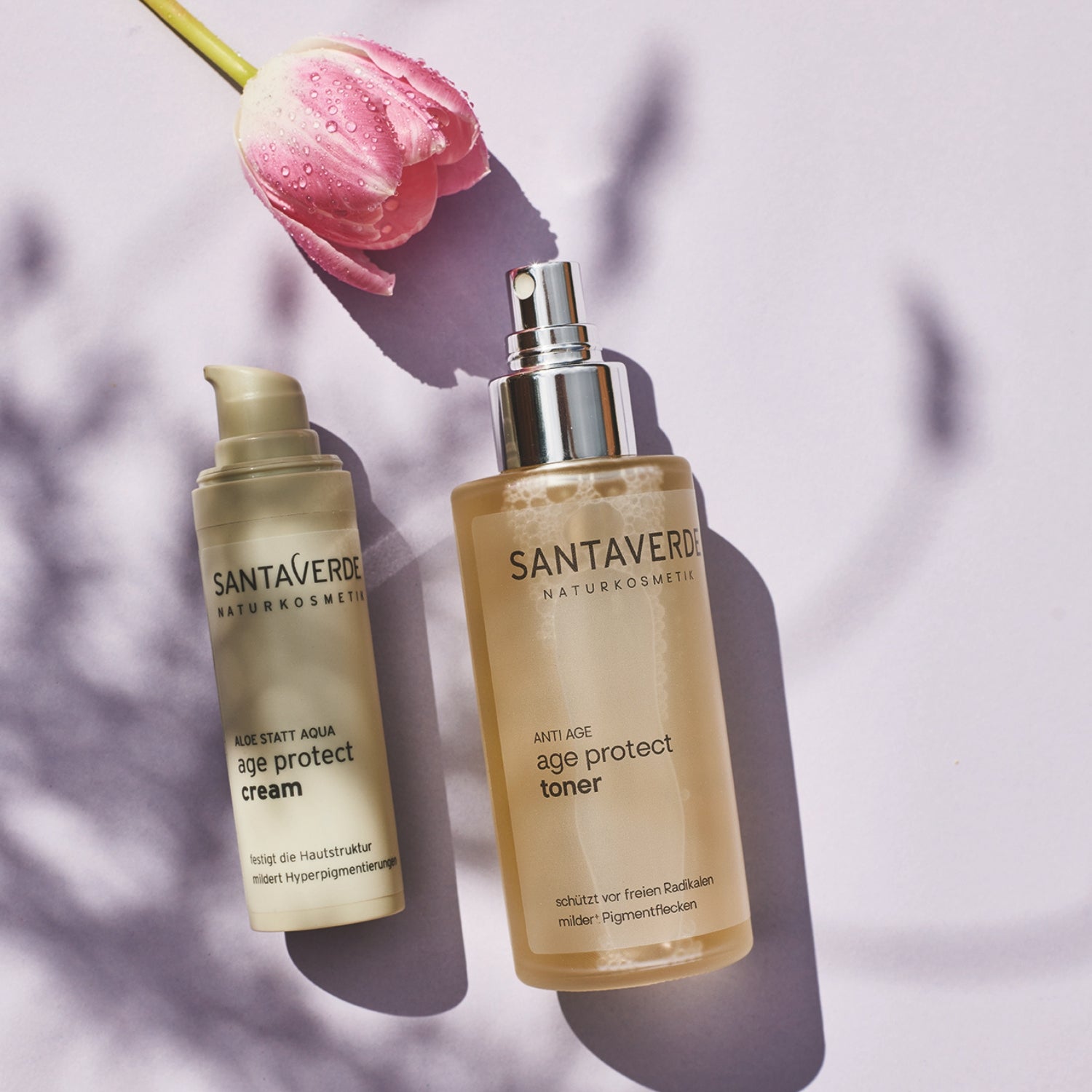Santaverde Age Protect Duo – Naturkosmetik Set mit Aloe Vera Anti-Aging Serum und Cream sommerlich arrangiert